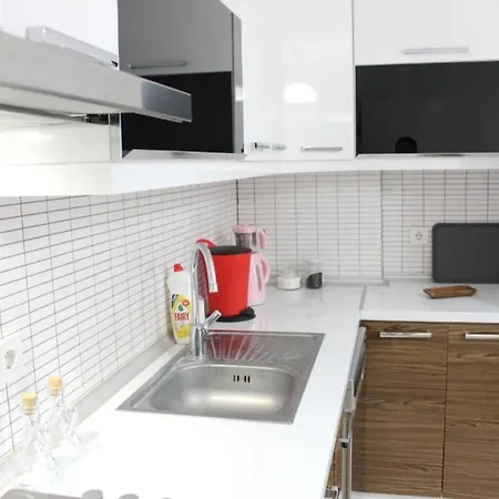 Daire 2+1 Flat With Garden For Rent In Datca Center