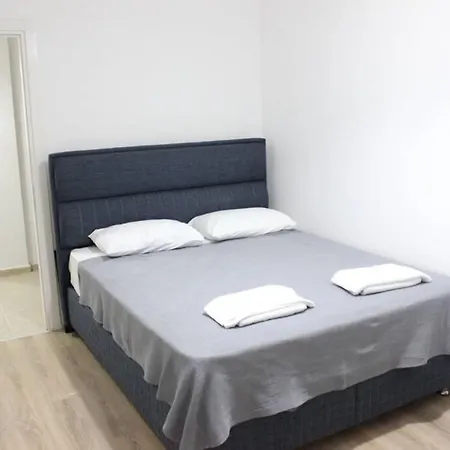 Daire 2+1 Flat With Garden For Rent In Datca Center *